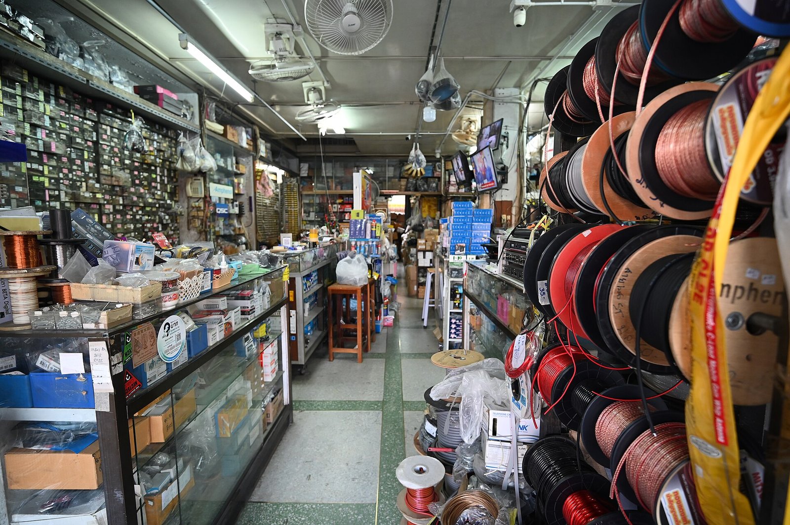 Sample Electronics Store